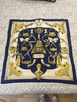 Foulard Carré Hermès 100% Soie - Couleur Bordeaux - Vintage Authentique - Occasion