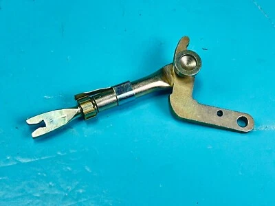 Conjunto Ajustador Freno Trasero Derecho Nissan Datsun B210 Original Nuevo de Lote Antiguo Foto 1 de 3