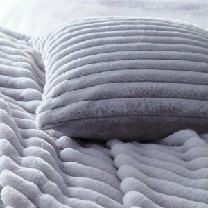 Kissenbezug/Füllkissen oder Überwurf Morritz Kunstfell von Appletree Hygge grau - Bild 1 von 17