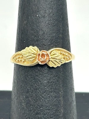 10K Black Hills Gold Flower Ring Size 6.75 - Image 1 of 4