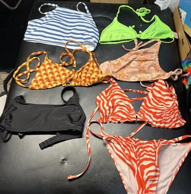 Lot Of 7 SWIM SUIT Tops &Bottoms Women's & Juniors Size Small - Image 1 of 4