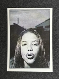 1995 Panini Smash Hits AALIYAH #1 Rookie RC Sticker - Foto 1 di 2