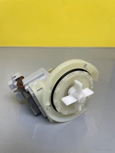 Beko DRAIN PUMP - 1748200100 - Picture 1 of 2