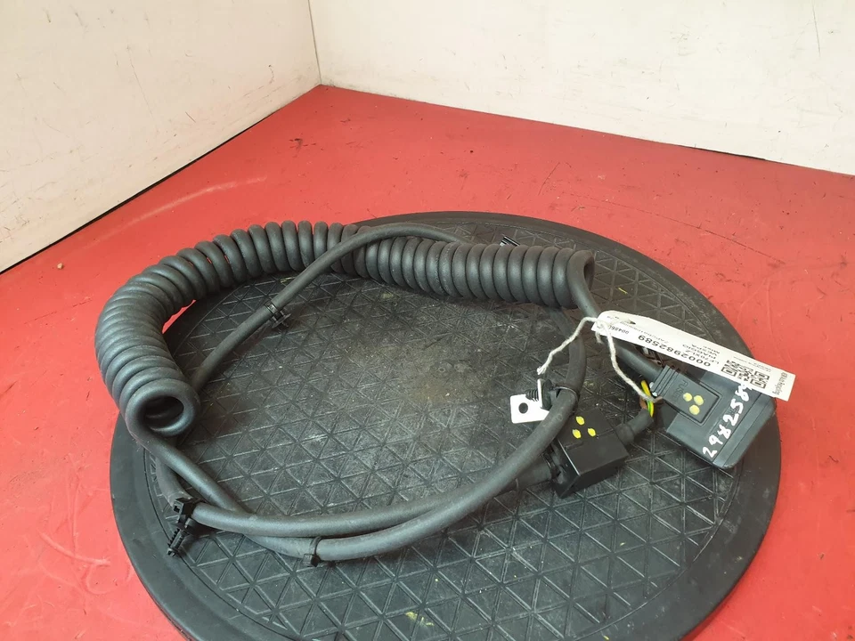 PIAGGIO VESPA ELETTRICA 2020 CHARGING CABLE - Image 1 of 4