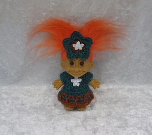Hecho para adaptarse a muñecas TROLL de 5", ropa de ganchillo hecha a mano. Juego de vestido y diadema #17 - Imagen 1 de 3