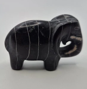 Primitive inspired resin elephant - Picture 1 of 4