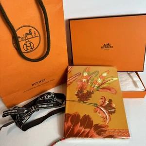 Hermes Seide Blumen Stoff Notizbuch mit Box Geschenktüte Schleife Geschenk Notizen Paris Neu im Karton - Bild 1 von 9