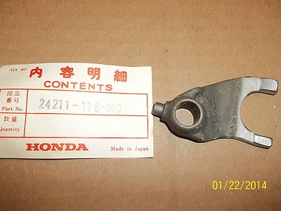 HONDA XR75 NEW OEM RIGHT GEARSHIFT FORK XR 75  24211-115-000 - Изображение 1 из 4
