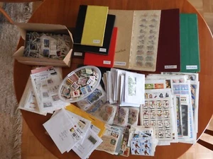 6,70 kg Briefmarken-Kiste: Alben, Tüten, Bögen, Bündel, Diverses, ..... - Bild 1 von 24