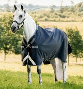 Horseware Rambo 1680D Turnout Rug 100g Tough Lightweight Black Navy 5'6"-7'3" - Picture 1 of 11