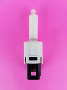 2014 NISSAN FRONT LEFT BRAKE LIGHT STOP LAMP SWITCH F85CS23 OEM - Picture 1 of 4