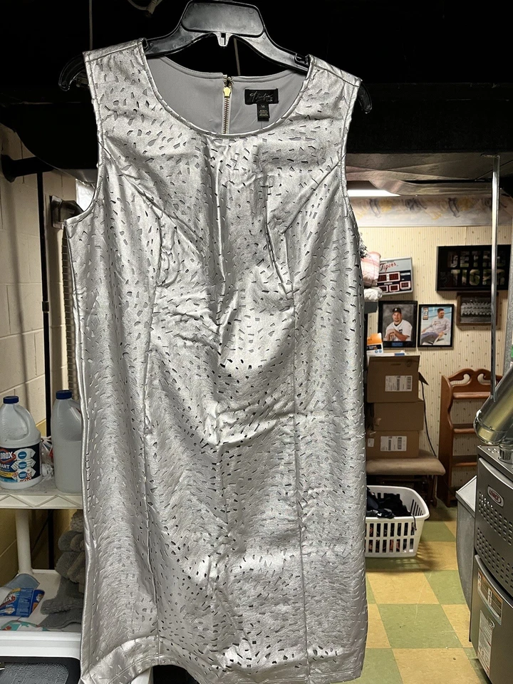 Vestido Vaina Thalia Sodi Plateado Recorte Imitación Cuero Talla 14 Foto 1 de 4