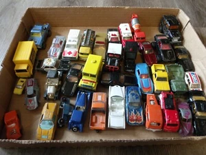 COLLECTIBLE LOT OF 37 MISC. CARS TRUCKS DIECAST TOYS - Picture 1 of 3