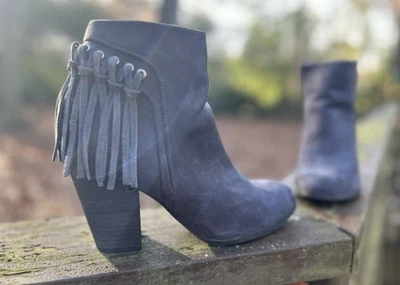 Botines Carlos Santana Gris Crepúsculo Flecos Talla: 9 Foto 1 de 4