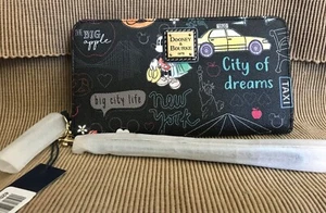 New 2021 Disney Dooney & Bourke Mickey & Minnie New York City Wristlet Wallet #3 - Picture 1 of 8