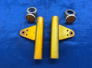 Yamaha HT1 90 Headlight Brackets - Bild 1 von 2