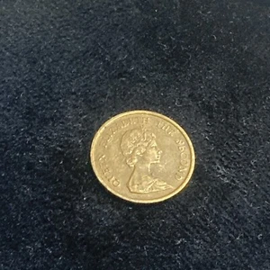 Hong Kong (British) 1982 10 CENTS Coin with Queen Elizabeth II - Picture 1 of 6