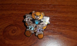 Pin-esmalte de oso narrador nuevo 1,25" de largo - Imagen 1 de 2