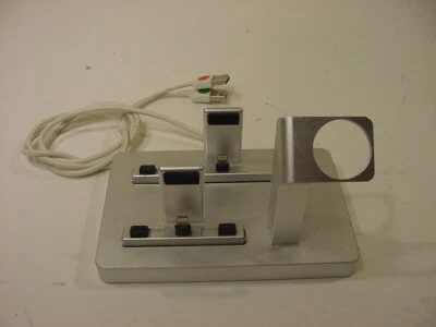 BASE DE CARGA PARA IPHONE IPAD ALIMENTADO POR USB - Imagen 1 de 4