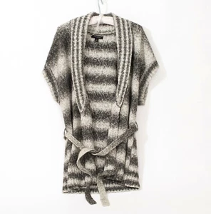 Cárdigan Banana Republic con Cinturón Gris Blanco Suéter Mundial de EE. UU. Mediano - Imagen 1 de 7