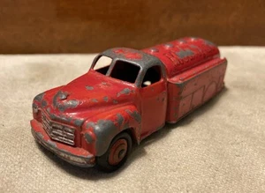 Vintage 1950’s DINKY TOYS No. 440 Mobilgas Fuel Tanker Diecast Studebaker Truck - Picture 1 of 8