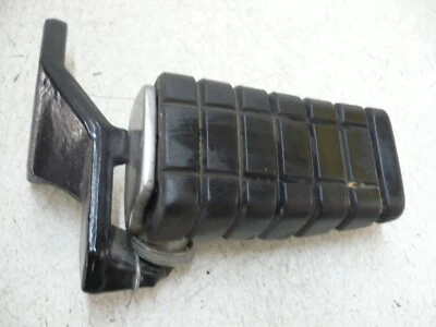 KAWASAKI 86-03 ZG1200 ZG 1200 VOYAGER XII ПЕРЕДНИЙ ПРАВЫЙ НОЖНОЙ КОЛЫШЕК И КРЕПЛЕНИЕ - Изображение 1 из 4