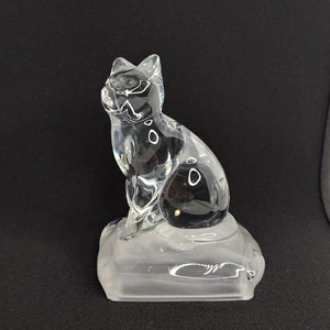 Statuina in vetro trasparente gatto seduto su cuscino smerigliato pressato alta 5" - Foto 1 di 6