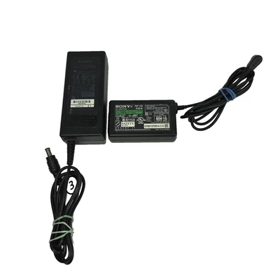 De Colección Sony PSP 100 Cargador Adaptador de CA Fuente de Alimentación Videojuegos Juegos CUH ZAC1 Lote Foto 1 de 4