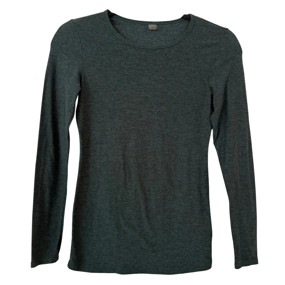 Beyond Yoga Bump Featherweight Feels Like Home Longsleeve Maternity Top Green-XS - Image 1 of 4