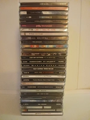 30+ CD's Cher, Mariah Carey, Olivia Rodrigo, Pink, Gwen Stefani, Celine Dion - Imagem 1 de 4