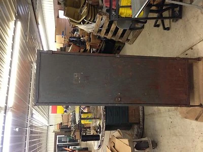 Campainha de metal pintada industrial vintage Phone Co.  Armários de armários de armazenamento - Imagem 1 de 4