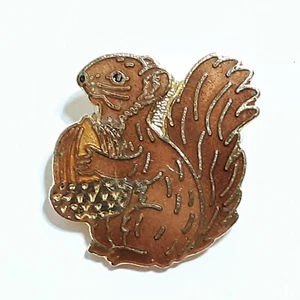Eichhörnchen Tier Emaille Pin Wald Bäume Hinterhof Sammlerstück Pinback Geschenk - Bild 1 von 4