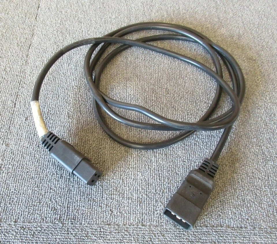 HP 8120-6884 C19 Female To C20 Male Power Extension Cable 2.5M - Image 1 of 3