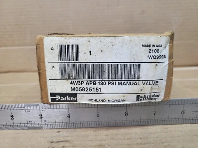 Parker M05825151 4-way valve, detent ball,  panel mount with nut - Image 1 of 4