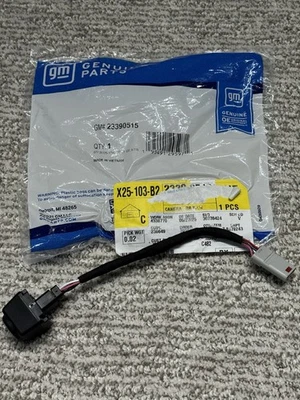 GM Genuine Parts 23390515 Rearview Driver Information Camera Genuine OE Part￼ - Image 1 of 3