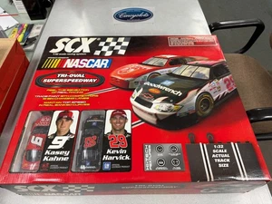 SCX 80830 TRI-OVaL SUPER SPEEDWAY HARVICK & KAHNE 1/32 SLOT CAR SET - Picture 1 of 3