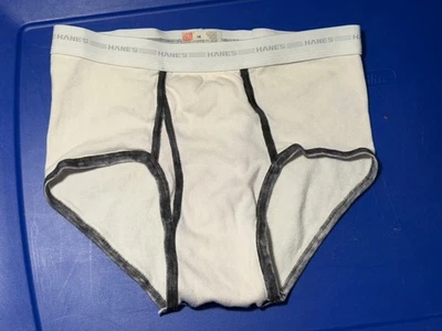 Hanes Mens Briefs Size 34 - Image 1 of 2