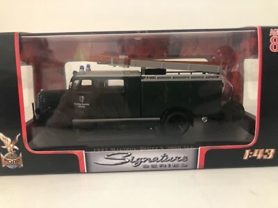 Signature Models #43014 Magirus Duetz S3000 SLG Fire Engine 1/48 - Image 1 of 3