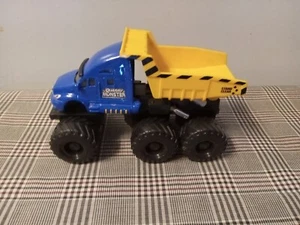 Maisto Dump Truck Metal Builder Zone Quarry Monsters Motorized Hauler - Picture 1 of 6