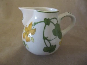VILLEROY & BOCH GERANIUM PATTERN CREAMER IN EXCELLENT CONDITION - Picture 1 of 7