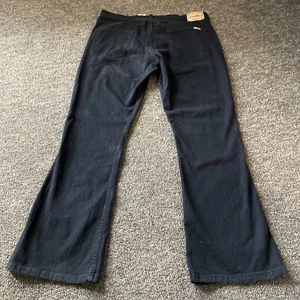 Levi’s schwarz Schlag weites Bein Jeans Boot Cut Damengröße 18 Medium Misses Goth - Bild 1 von 12