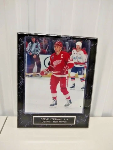 Steve Yzerman Red Wings 10 1/2 X 13 Black Marble Plaque With 8x10 Photo Cover