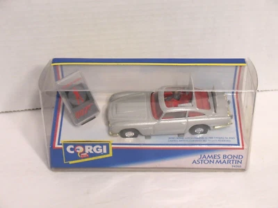 CORGI JAMES BOND 007 ASTON MARTIN 94060 1993 MATTEL IN BOX WITH ONE FIGURE - Image 1 of 4