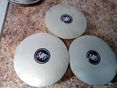 Juego de 3 tapas centrales OEM 1991-1996 15" Buick Park Avenue 25605038  Foto 1 de 4