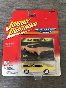 Johnny Lightning 67 1967 Oldsmobile Olds 442 Muscle Cars USA Collectible Yellow - Picture 1 of 2