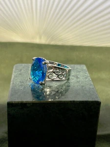 STERLING SILVER CUT OUT - FACETED BLUE CUBIC ZIRCONIA RING SIZE 8 - - Picture 1 of 5