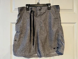 Oakley Regular Fit Gray Golf Shorts Size 33 CA 35460, RN 96548 - Picture 1 of 7