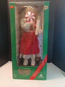 Holiday Creations ~ 25" BELEBTES MÄDCHEN mit LOLIPOP & BELEUCHTETER KERZE Weihnachtsfigur - Bild 1 von 7