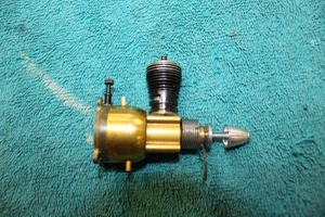 Cox, .049 Golden Bee, Vintage Nitro Engine. - Picture 1 of 4
