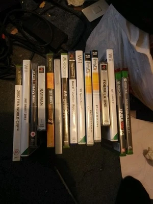 bundle of empty game cases no discs Read Description one case is blank  - Image 1 of 4